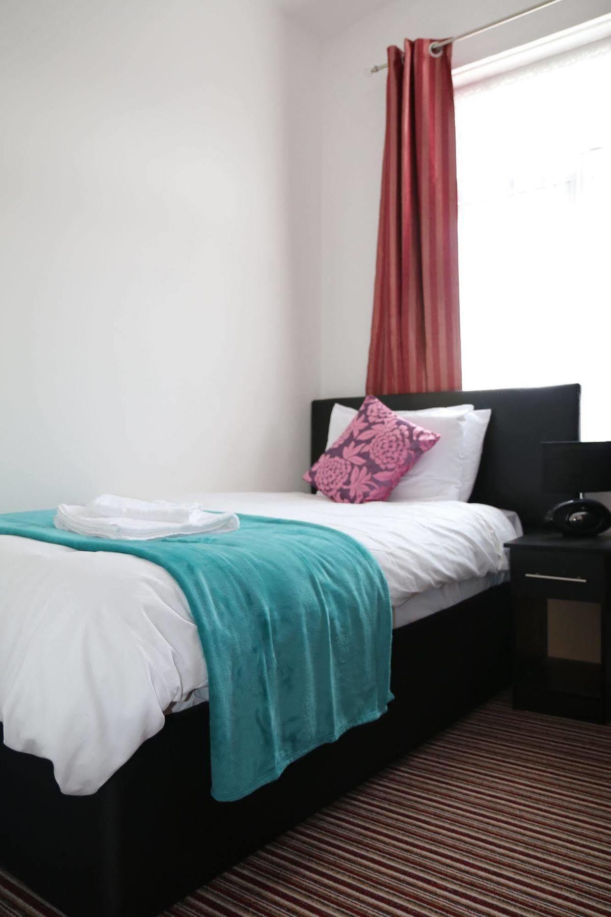 Metro House Star Accommodation Λονδίνο Εξωτερικό φωτογραφία